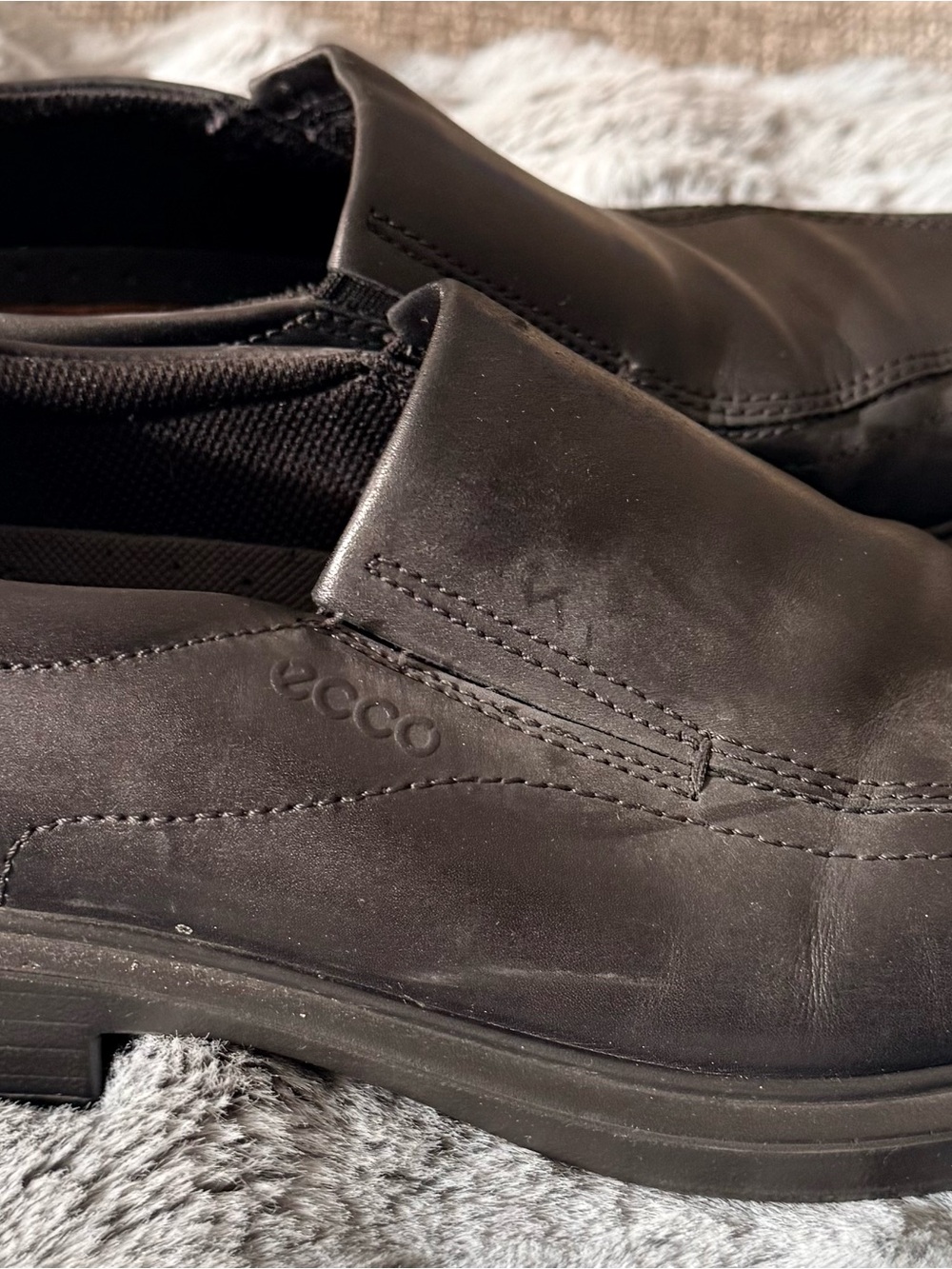 Ecco Men's Black Leather Slip-On Loafers